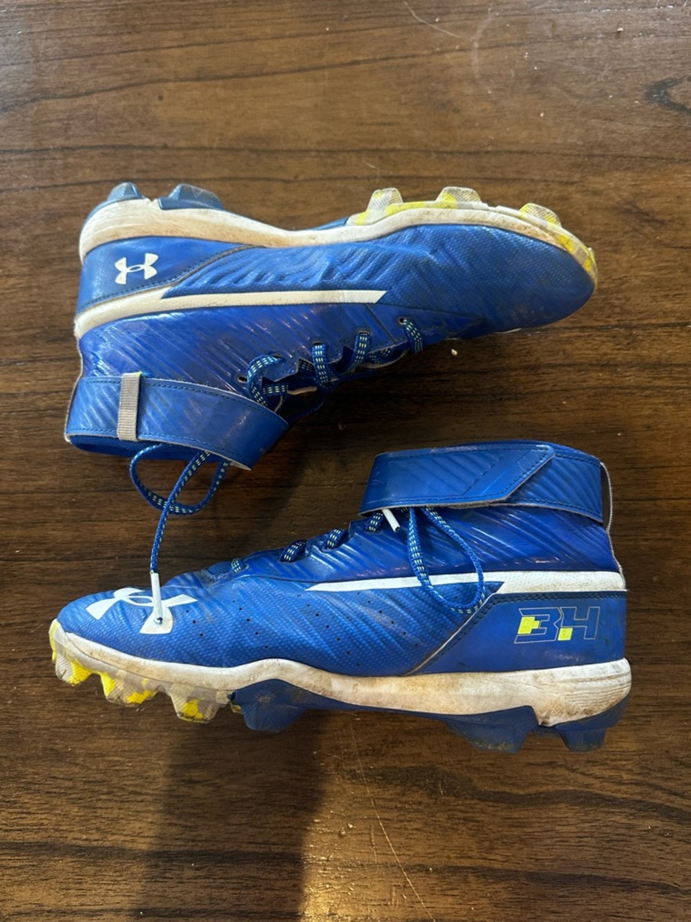 Under Armour Youth Baseball Cleats Size 6Y Blue Mid Top BH Molded